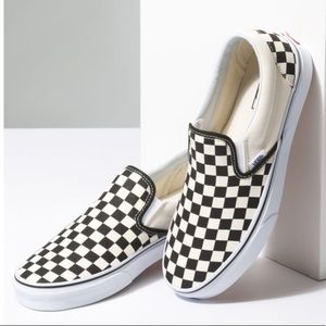 VANs Classic checkerboard slip ons